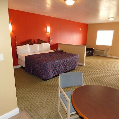Economy Inn & Suites Сейнт Джордж Екстериор снимка