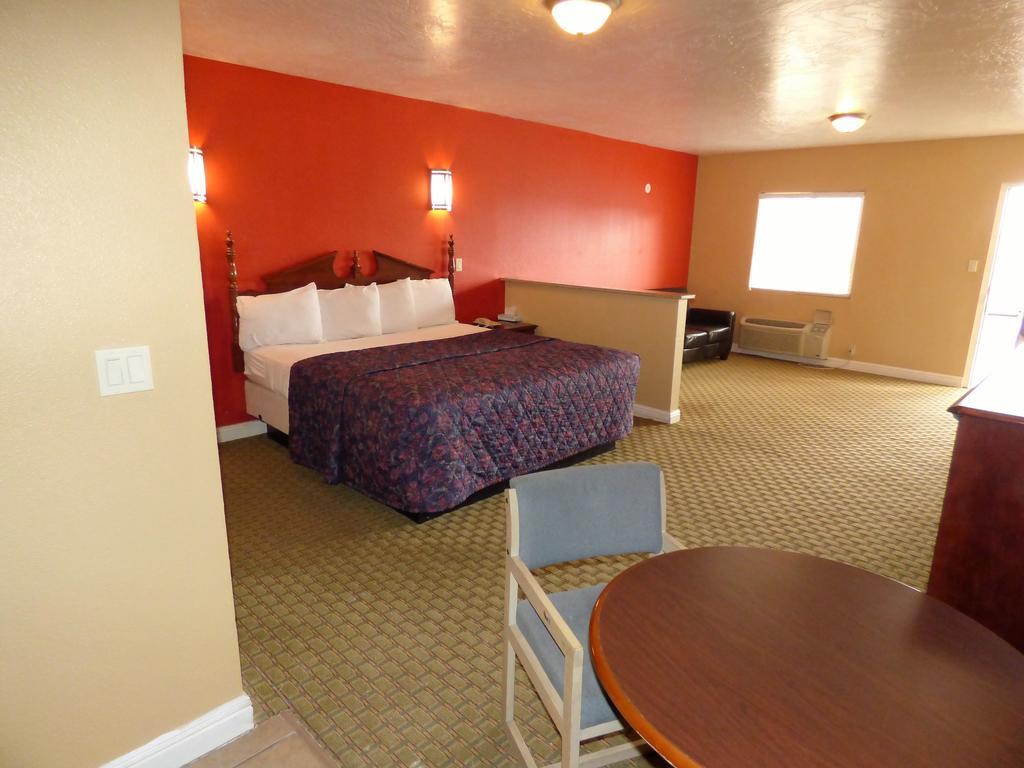 Economy Inn & Suites Сейнт Джордж Екстериор снимка