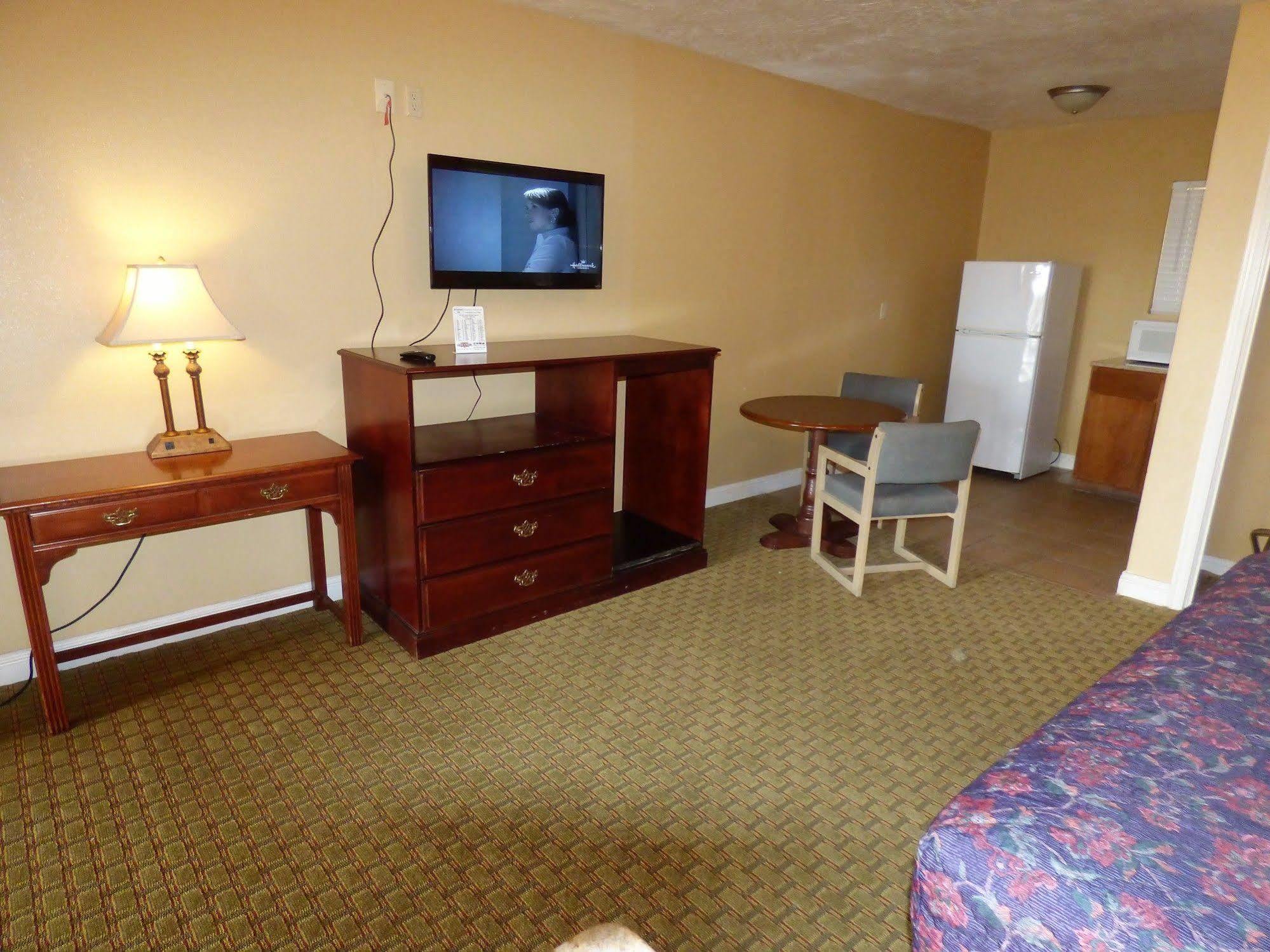 Economy Inn & Suites Сейнт Джордж Екстериор снимка